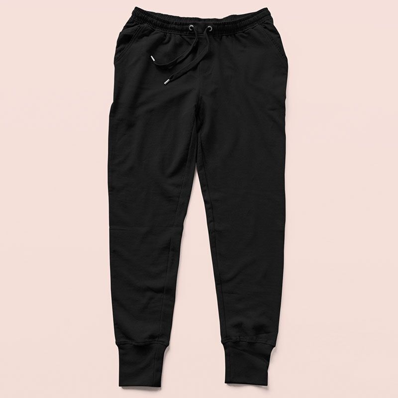 הדפסה על מכנס טרנינג שחור