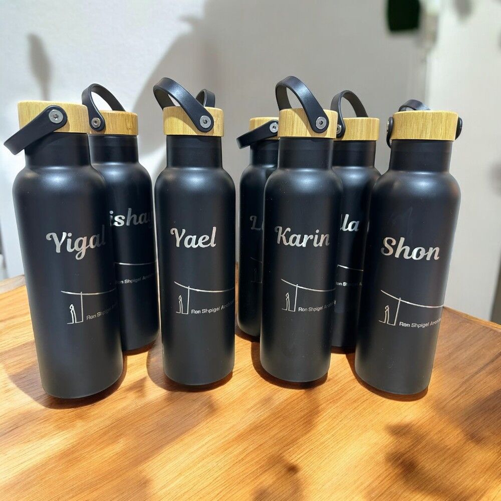 בקבוקי סוויס עם חריטה בלייזר