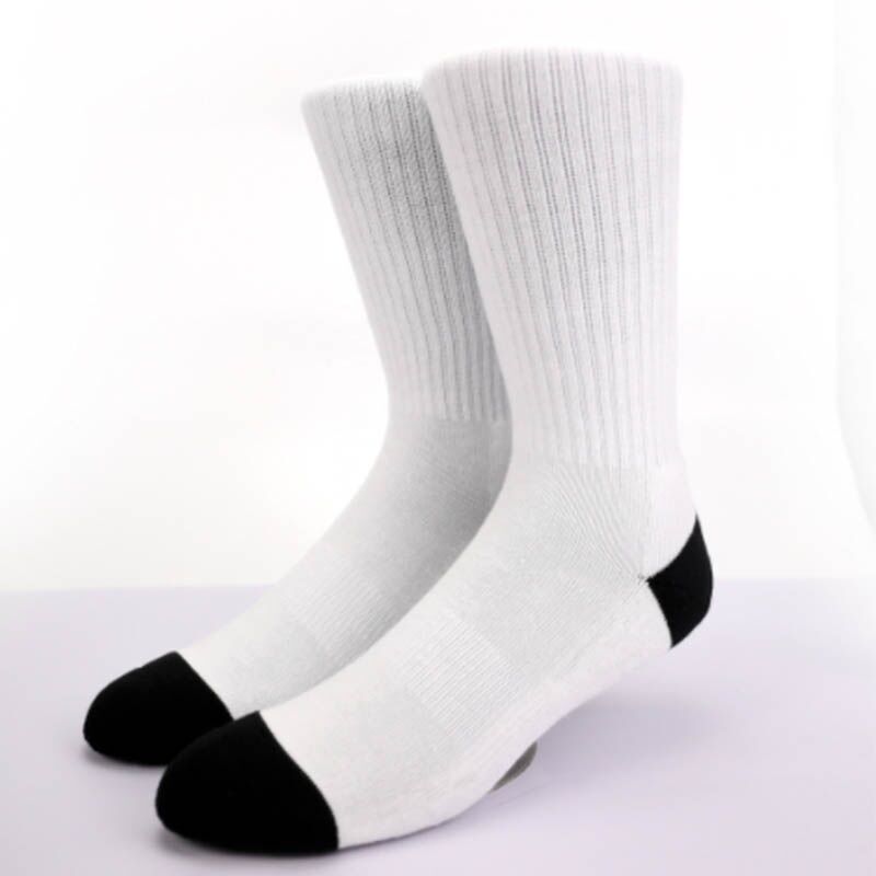 גרביים לבנות עם קצה ועקב שחורים בעיצוב עצמי – תמונה 2