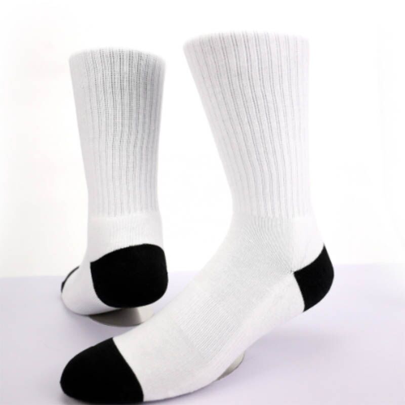 גרביים לבנות עם קצה ועקב שחורים בעיצוב עצמי – תמונה 5